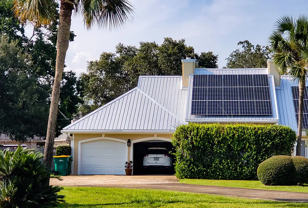 solar-family-home-with-car